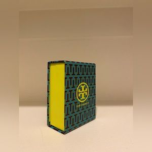 Tory Burch box